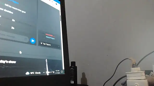 Snapshot of YummySyriaxoxo chatting on 7, 11, 2025 YummySyriaxoxo online show from 7, 11, 2025