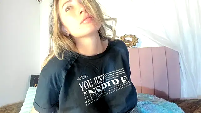 Snapshot of Tania_xw chatting on 11, 11, 2025 Tania xw online show from 11, 11, 2025