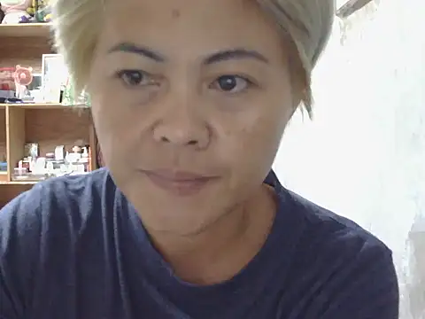 Snapshot of hottie_dolly chatting on 18, 12, 2025 hottie dolly online show from 18, 12, 2025