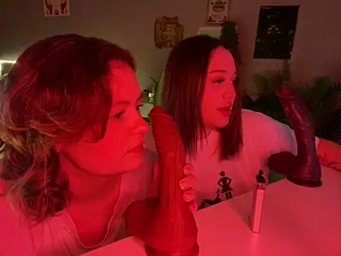 Snapshot of MoonIvy_ chatting on 15, 11, 2025 MoonIvy online show from 15, 11, 2025