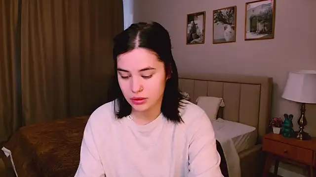 lil angel  online show from 25, 2, 2026