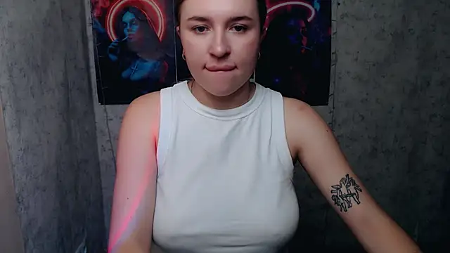 JuliaTopp  online show from 3, 11, 2025