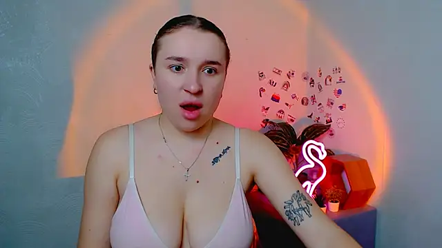 JuliaTopp  online show from 19, 11, 2025