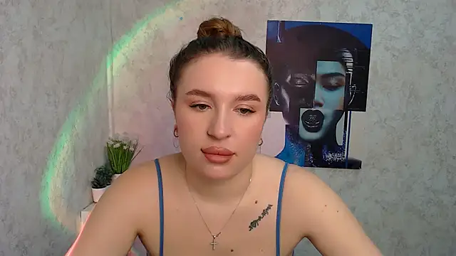 JuliaTopp  online show from 24, 2, 2026