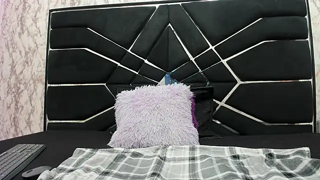 Snapshot of LITTLESUSSYY_ chatting on 9, 10, 2025 LITTLESUSSYY online show from 9, 10, 2025