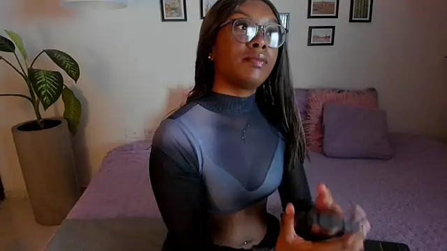 Snapshot of Coco_joness chatting on 10, 10, 2025 Coco joness online show from 10, 10, 2025