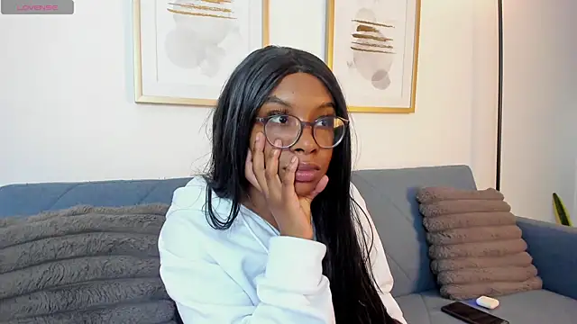 Snapshot of Coco_joness chatting on 6, 11, 2025 Coco joness online show from 6, 11, 2025