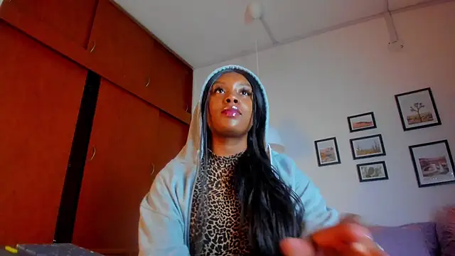 Snapshot of Coco_joness chatting on 12, 11, 2025 Coco joness online show from 12, 11, 2025