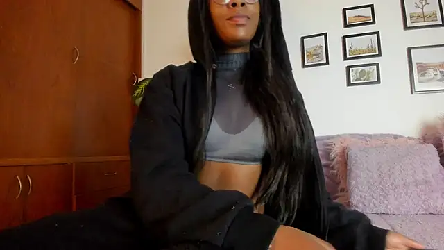 Snapshot of Coco_joness chatting on 13, 11, 2025 Coco joness online show from 13, 11, 2025