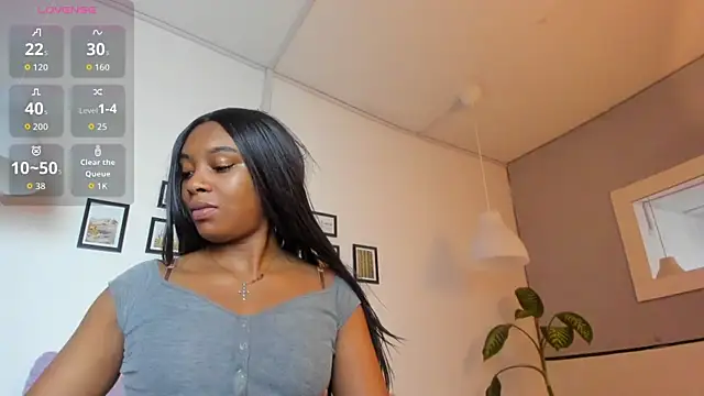 Snapshot of Coco_joness chatting on 21, 11, 2025 Coco joness online show from 21, 11, 2025