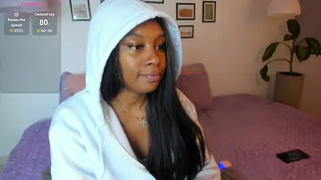 Snapshot of Coco_joness chatting on 23, 11, 2025 Coco joness online show from 23, 11, 2025