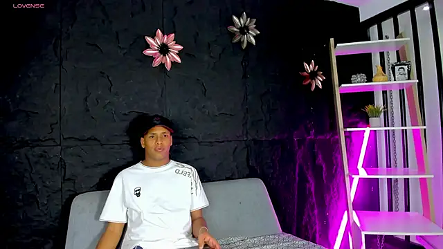 IsaacBlack  online show from 16, 10, 2025