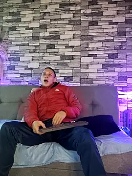 Snapshot of Masterblue_hot chatting on 8, 10, 2025 Masterblue hot online show from 8, 10, 2025