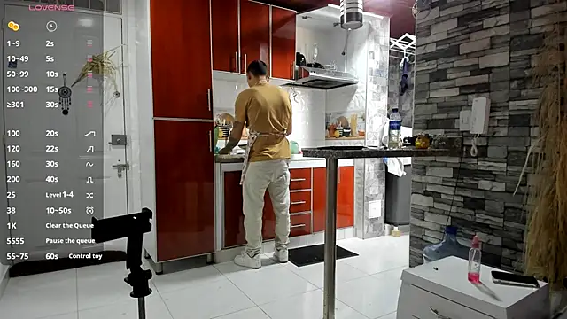 Snapshot of Masterblue_hot chatting on 11, 11, 2025 Masterblue hot online show from 11, 11, 2025