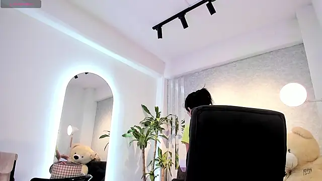 lily cash1 online show from 13, 2, 2026