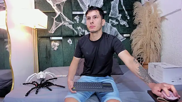 Charlotte Brian online show from 15, 10, 2025