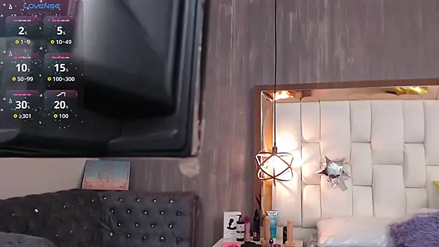 Foxxy Doll online show from 21, 11, 2025