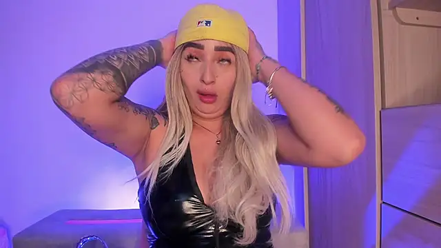 Snapshot of scarlett_Collinss chatting on 10, 11, 2025 scarlett Collinss online show from 10, 11, 2025