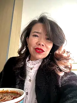 Snapshot of anna_yngs chatting on 4, 11, 2025 anna yngs online show from 4, 11, 2025