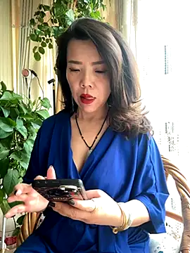 Snapshot of anna_yngs chatting on 6, 11, 2025 anna yngs online show from 6, 11, 2025