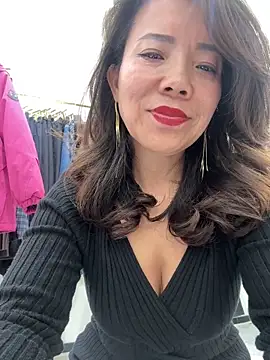 Snapshot of anna_yngs chatting on 9, 11, 2025 anna yngs online show from 9, 11, 2025