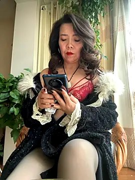 Snapshot of anna_yngs chatting on 14, 11, 2025 anna yngs online show from 14, 11, 2025