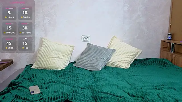 Snapshot of Emily0303 chatting on 28, 10, 2025 Emily0303 online show from 28, 10, 2025