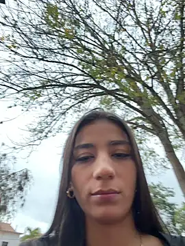 -juicy  online show from 25, 2, 2026