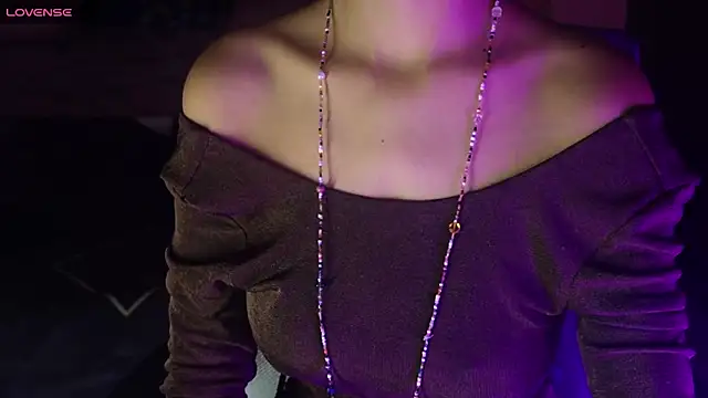 Snapshot of NidhiChandra chatting on 7, 11, 2025 NidhiChandra online show from 7, 11, 2025