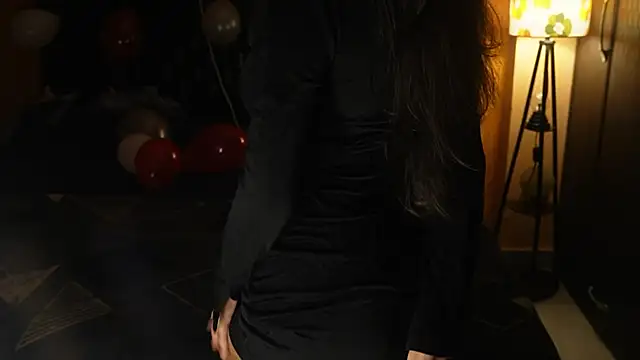 Snapshot of NidhiChandra chatting on 24, 11, 2025 NidhiChandra online show from 24, 11, 2025