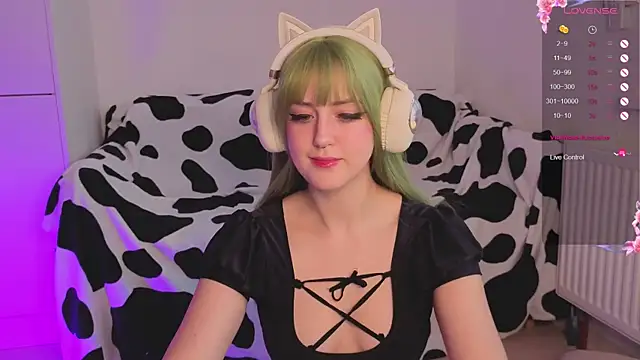 bananasgirl online show from 14, 9, 2025