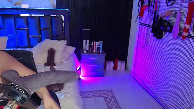 Snapshot of Issafoxx chatting on 21, 2, 2026 Issafoxx online show from 21, 2, 2026