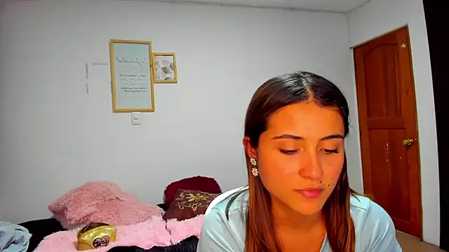 Snapshot of Ana__Pink chatting on 4, 10, 2025 Ana Pink online show from 4, 10, 2025