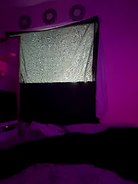 Snapshot of 1n0nlythroat chatting on 15, 11, 2025 1n0nlythroat online show from 15, 11, 2025