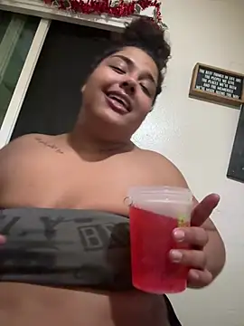 Snapshot of 1n0nlythroat chatting on 20, 2, 2026 1n0nlythroat online show from 20, 2, 2026