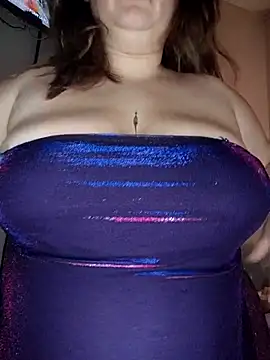 Snapshot of limasieraaa chatting on 16, 12, 2025 limasieraaa online show from 16, 12, 2025