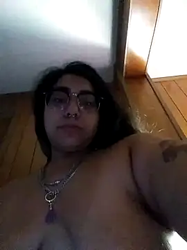 Snapshot of Lovelyrainn chatting on 5, 10, 2025 Lovelyrainn online show from 5, 10, 2025