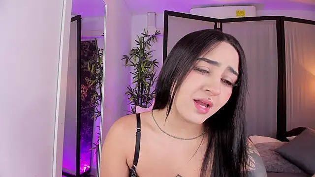 ChloeShade online show from 5, 12, 2025