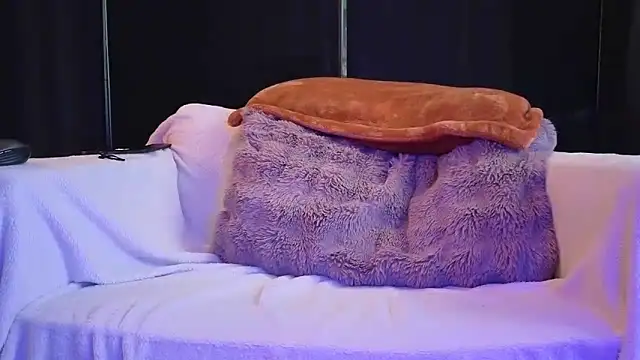 Zoe Fisher online show from 24, 3, 2026