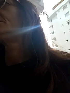 Snapshot of Eimikuro11 chatting on 28, 10, 2025 Eimikuro11 online show from 28, 10, 2025