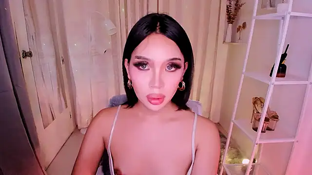 Snapshot of MS_LUNA chatting on 11, 10, 2025 MS LUNA online show from 11, 10, 2025