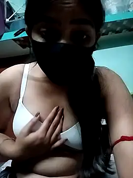 Snapshot of Snehabeauti chatting on 15, 10, 2025 Snehabeauti online show from 15, 10, 2025