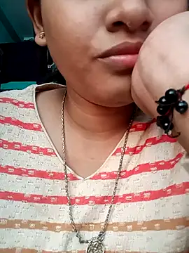 Snapshot of Snehabeauti chatting on 11, 11, 2025 Snehabeauti online show from 11, 11, 2025