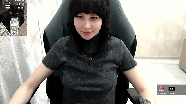 Snapshot of MistyDark chatting on 17, 10, 2025 MistyDark online show from 17, 10, 2025