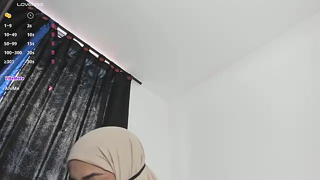 Snapshot of thaira_aly chatting on 22, 10, 2025 thaira aly online show from 22, 10, 2025