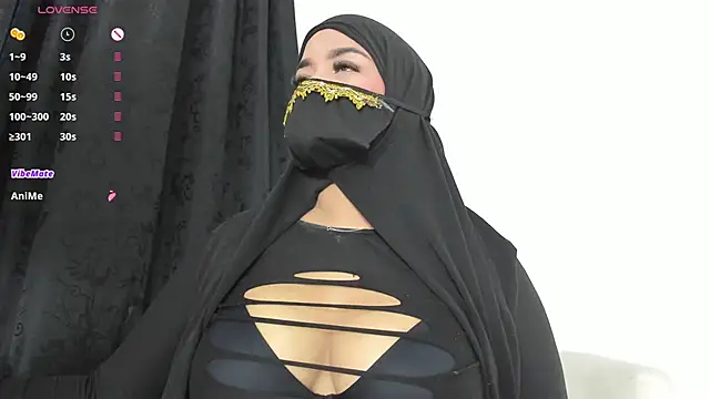 Snapshot of thaira_aly chatting on 7, 11, 2025 thaira aly online show from 7, 11, 2025