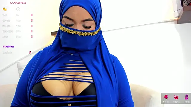 Snapshot of thaira_aly chatting on 17, 11, 2025 thaira aly online show from 17, 11, 2025