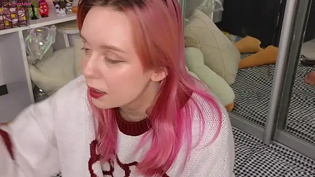 Olivia Noir online show from 12, 9, 2025