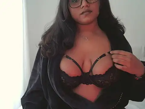 DirtyChaiLatte online show from 6, 10, 2025
