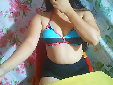 Snapshot of Katie_Winslet chatting on 12, 2, 2026 Katie Winslet online show from 12, 2, 2026